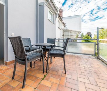 City-Residence: Neu möbliertes Design-Apartment mit exzellenter Aus... - Photo 1