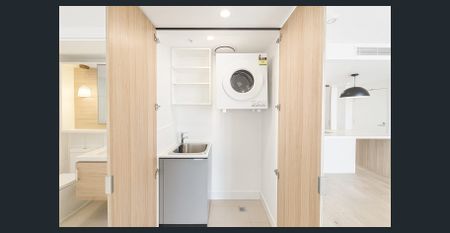 Modern 2-Bedroom Apartment in the Heart of Woolloongabba - Photo 3