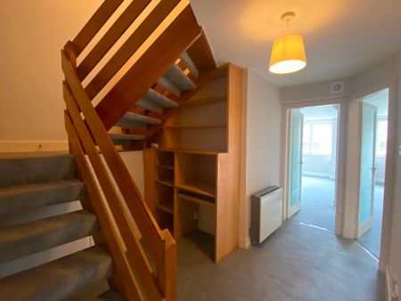 2 bedroom flat to rent - Photo 2