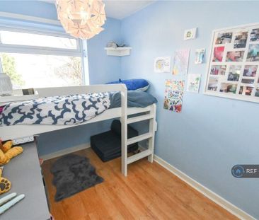 2 bedroom semi-detached house to rent - Photo 4