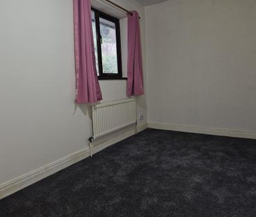 2 bedroom semi-detached house to rent - Photo 4