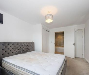 2 bedroom penthouse to rent - Photo 6