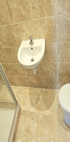 75 Beaconsfield Road, Greater London, UB1 - Photo 2