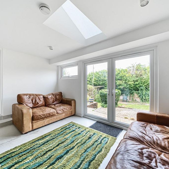 6 bedroom semi-detached house to rent - Photo 1