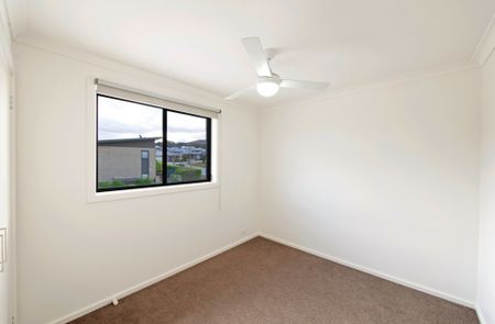 Well located Modern 3 Bedroom Townhouse - Photo 5