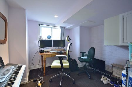 For Lease - 30 Robinson Street Unit# 1, Toronto, Ontario - Photo 2