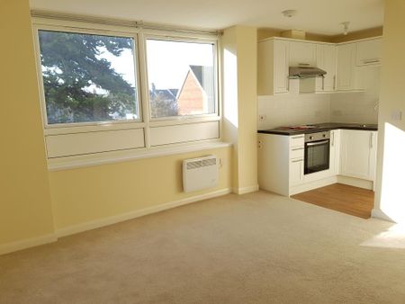 Studio to rent - Photo 2