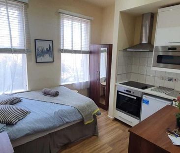 Studio to rent - Photo 3