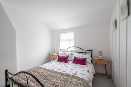 2 bedroom terraced house to rent - Photo 4