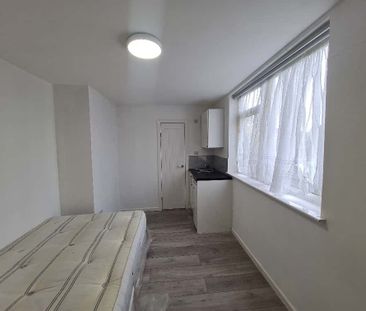 Studio Flat, High Level Drive, SE26 - Photo 1
