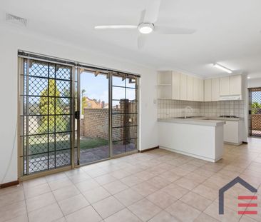 Freshly Updated Two-Bedroom Villa with Large Private Courtyard - Photo 1