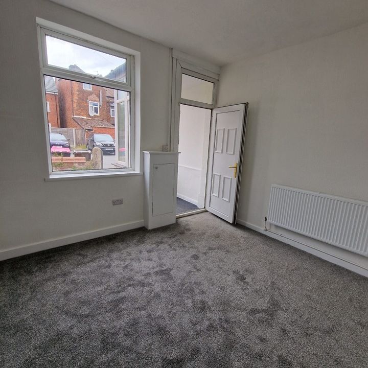 2 Bed Terraced House, Northbourne Street, M6 - Photo 1