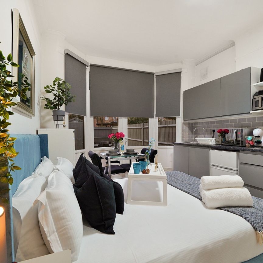 Studio Flat, Lowlands Road, HA1 - Photo 1