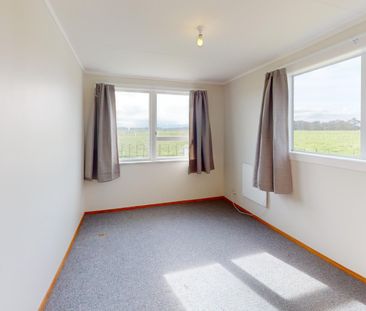 Longburn - 4 Bedrooms - Photo 5
