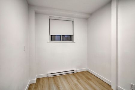 4390 Grand Boulevard - Photo 2