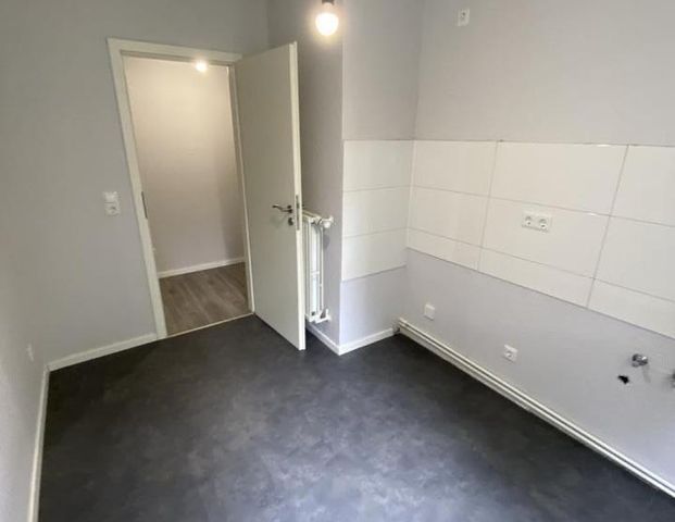 @%§4@%§4@%§4 Renovierte 3-Raumwohnung im ersten Obergeschoss mit Balkon @%§4@%§4@%§4 - Foto 1