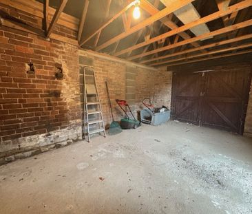 ManorLodge, Haunton, TAMWORTH - Photo 2