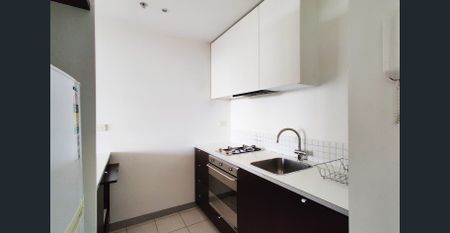 1 Bedroom plus study apartment in SEASONS! - Photo 5