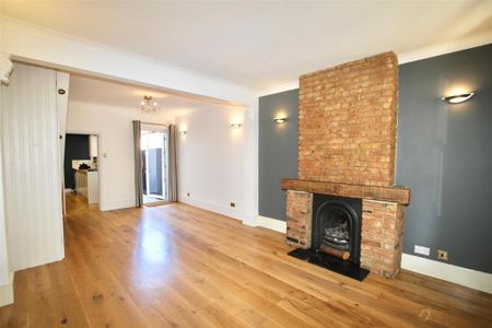 3 bedroom terraced house to rent - Photo 2