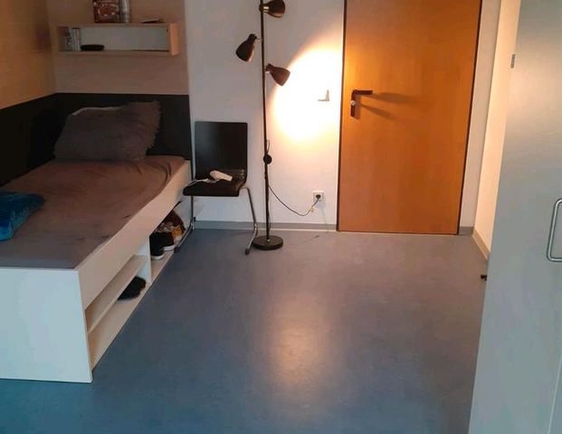 WG zimmer . zwischemiete von 5 Dezember bis 15 Januar - Foto 1