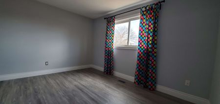 For Lease - 2192 Bridge Road, Oakville, Ontario - Photo 4