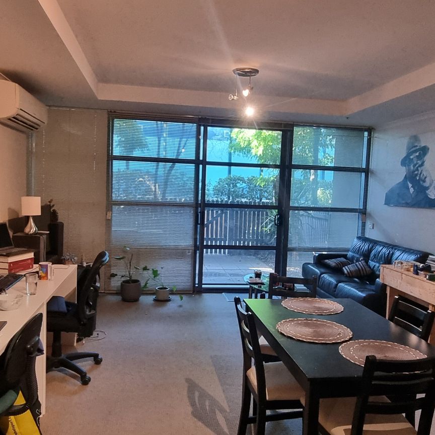 South Melbourne - Photo 1