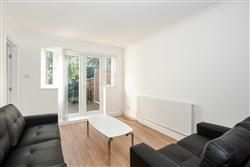 South Close, Pinner - Photo 1