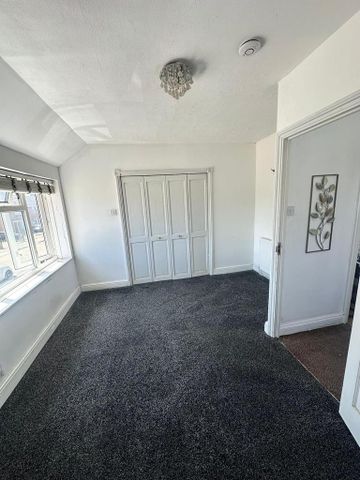 3 bedroom end of terrace house to rent - Photo 5