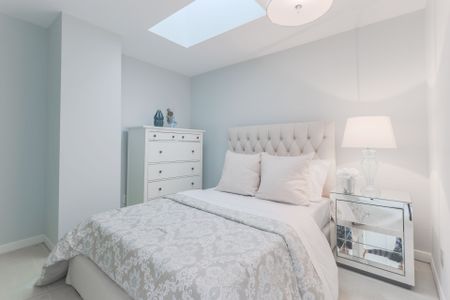 For Lease - 451 Broadview Avenue, Toronto, Ontario - Photo 2