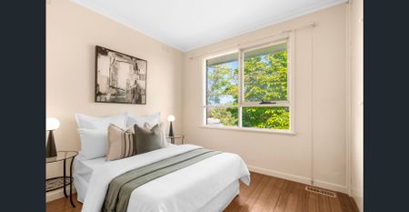 Light-Filled Family Home with Spacious Living and a Large Garage in Leafy Bulleen - Photo 4