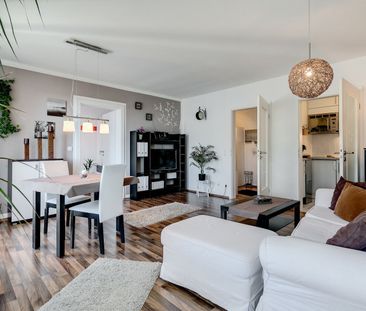 Modern apartment with south-west facing loggia - Photo 4