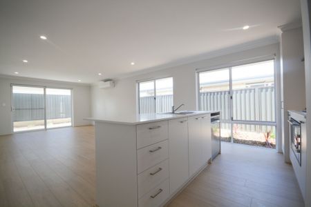 Brand New Home in Coastal Madora Bay! - Photo 3