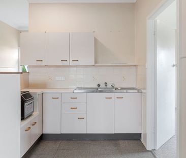 Two Bedroom Unit! - Photo 2