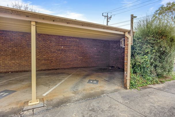 TWO BEDROOM TOWNHOUSE IN GREAT LOCATION - Photo 1