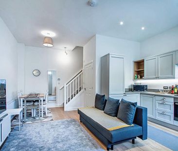 2 Bed Terraced House, Bobbin Row, LS12 - Photo 6