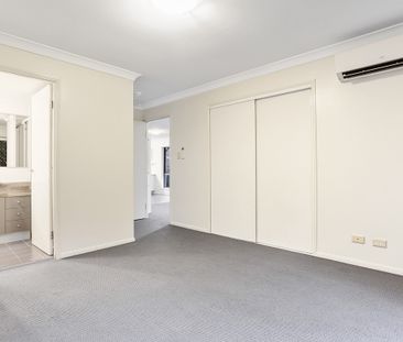 Modern Two Storey Townhouse - Photo 6