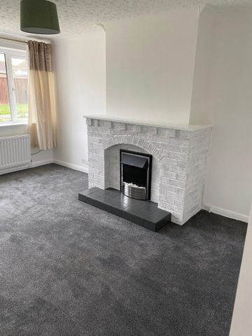 3 bedroom semi-detached house to rent - Photo 2