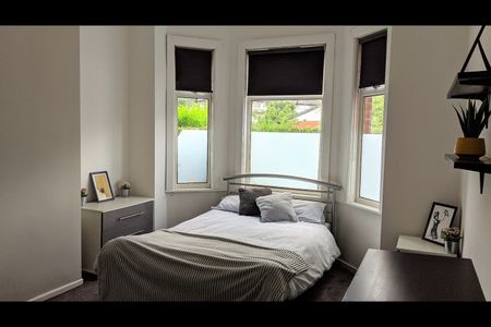 6 Bed Terraced House, Scarsdale Road, M14 - Photo 4