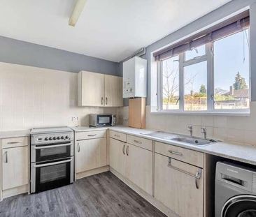 Bunyard Drive, Woking, GU21 - Photo 6