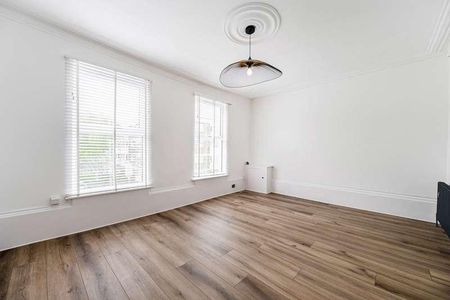 Top Flat, Cottage Grove, Southsea, Hampshire, PO5 - Photo 3