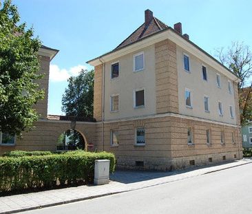 Toll ausgebaute 2 - Zimmer Dachgeschoss Wohnung mit Einbauküche in ... - Foto 6