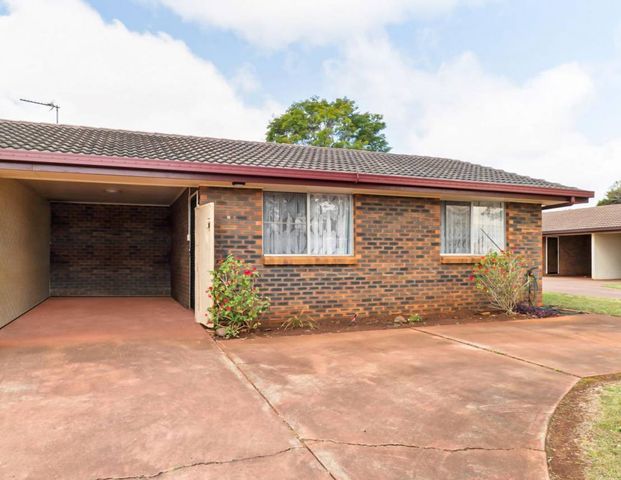 Modern 2-bedroom Unit in Popular Suburb - Photo 1