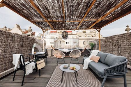 Alquiler de ático en Calle d'Enric Granados - Photo 2