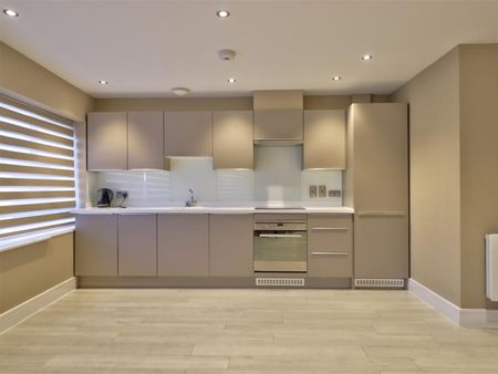 2 BED Flat To rent - Photo 5