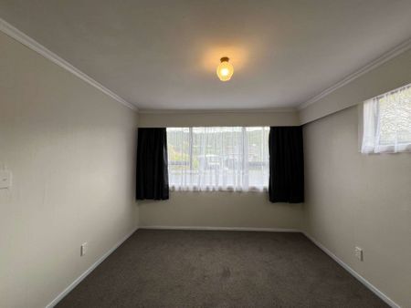 Wainuiomata 3 Bedrooms - Photo 5