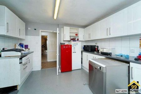 Barnett Wood Lane, Ashtead, Surrey, KT21 - Photo 2