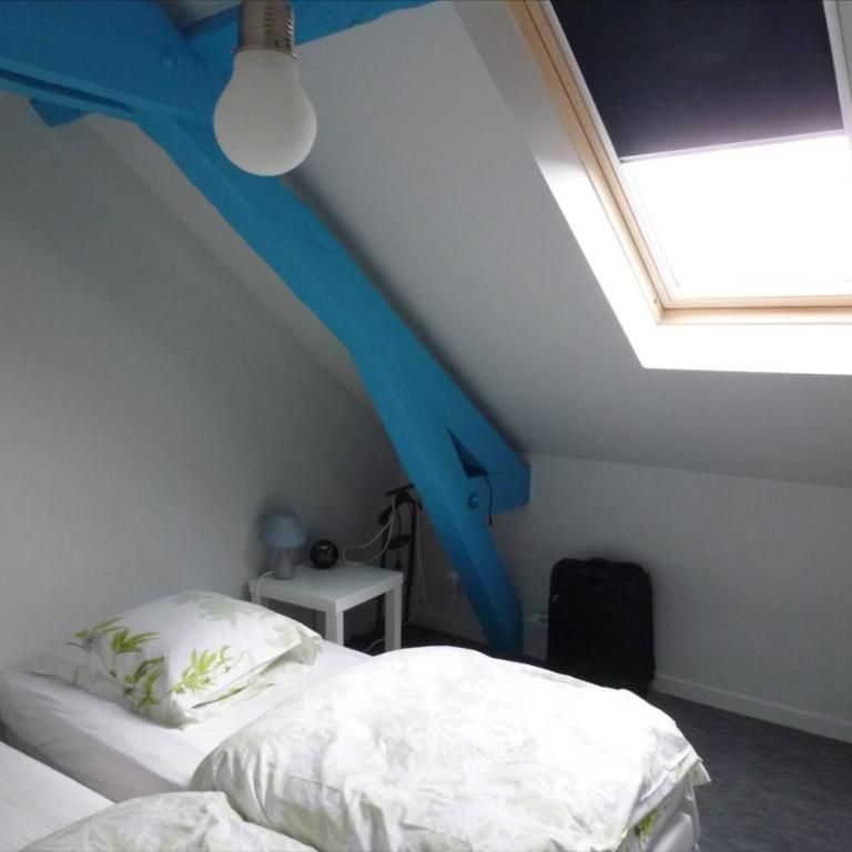 Place Charles de Gaulle Appartement de Type 2 au 2ème étage - Photo 1