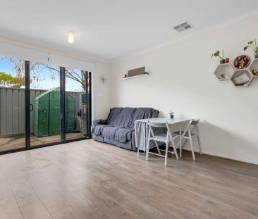 Two bedroom townhouse - Photo 4