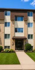 1 room apartment of 83m² in Gatineau - Photo 1