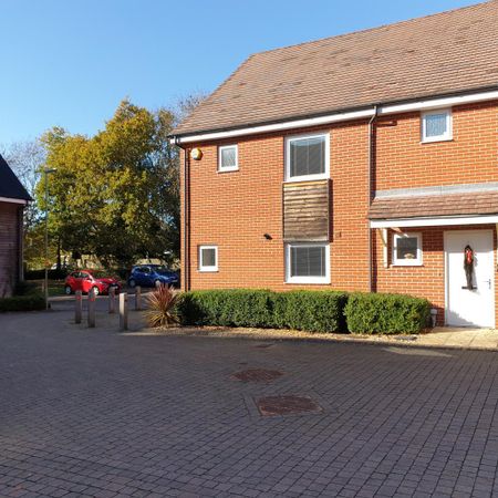 3 bedroom terraced house to rent - Photo 3